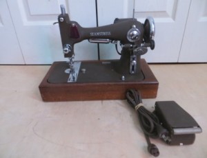 Vintage Seamstress Sewing Machine – $55