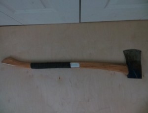 3 1/2 kg Axe – $30