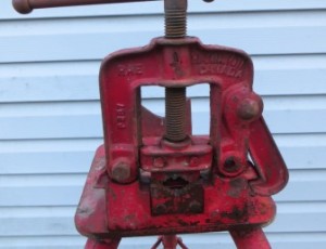 2 1/2″ Pipe Vise with Stand – $185